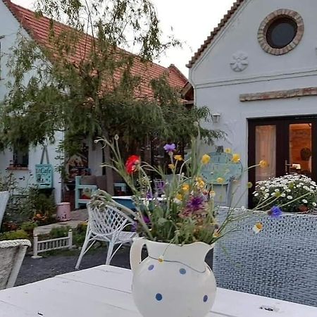 Hotel Piac Vendeghaz Kaptalantoti Exterior foto